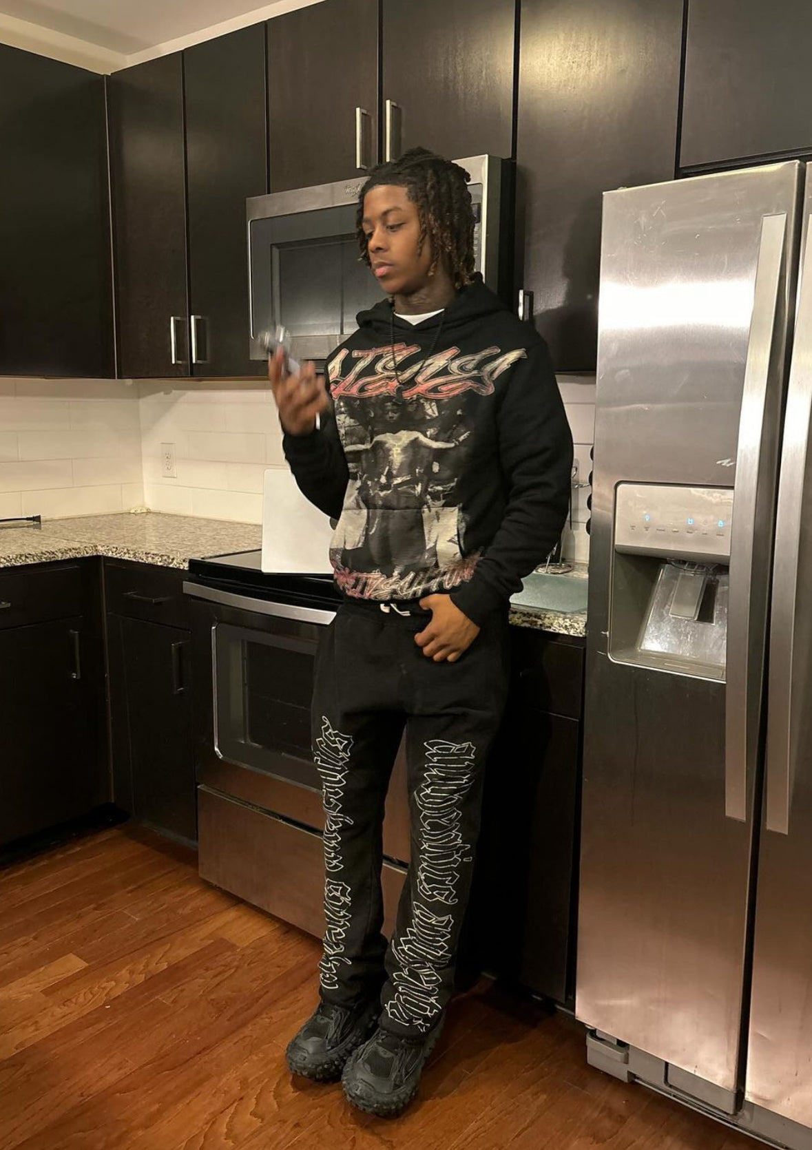 EXCLUSIVE ONLY HOODIE