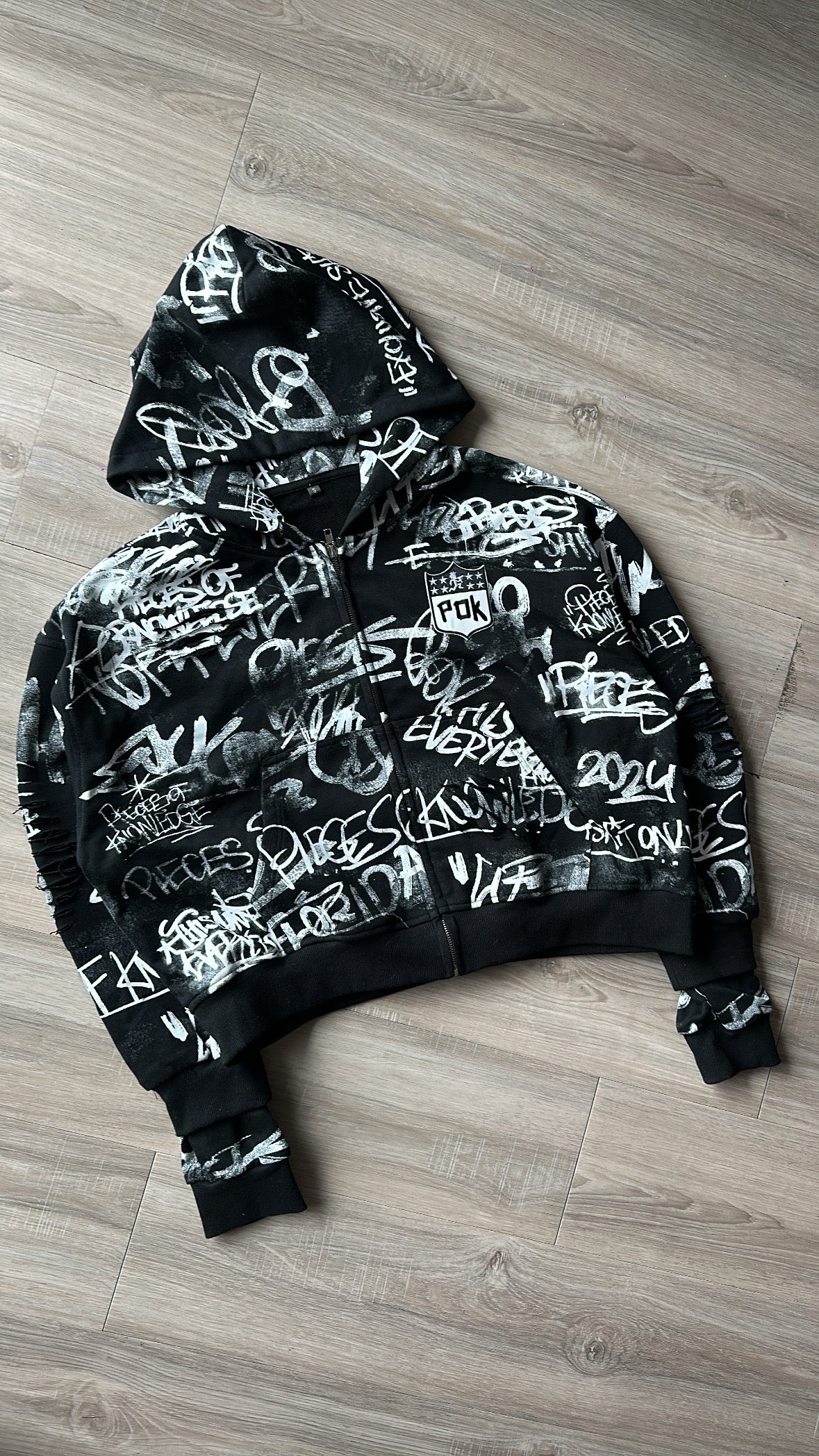 GRAFFITI ZIP-UP